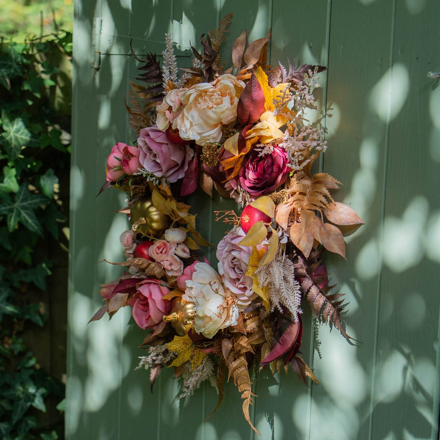 FREDERICA | Autumn wreath with rose and gold flowers