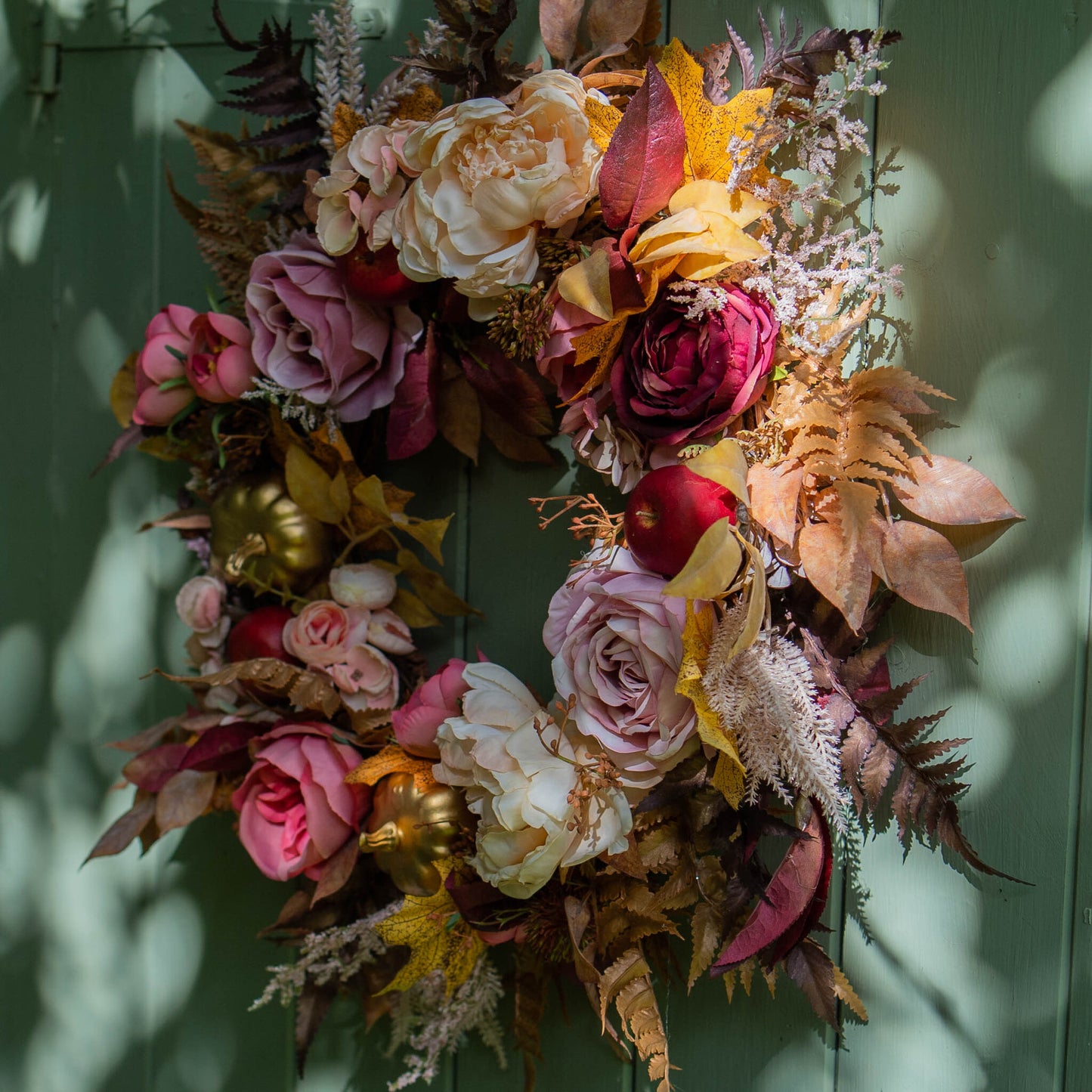 FREDERICA | Autumn wreath with rose and gold flowers