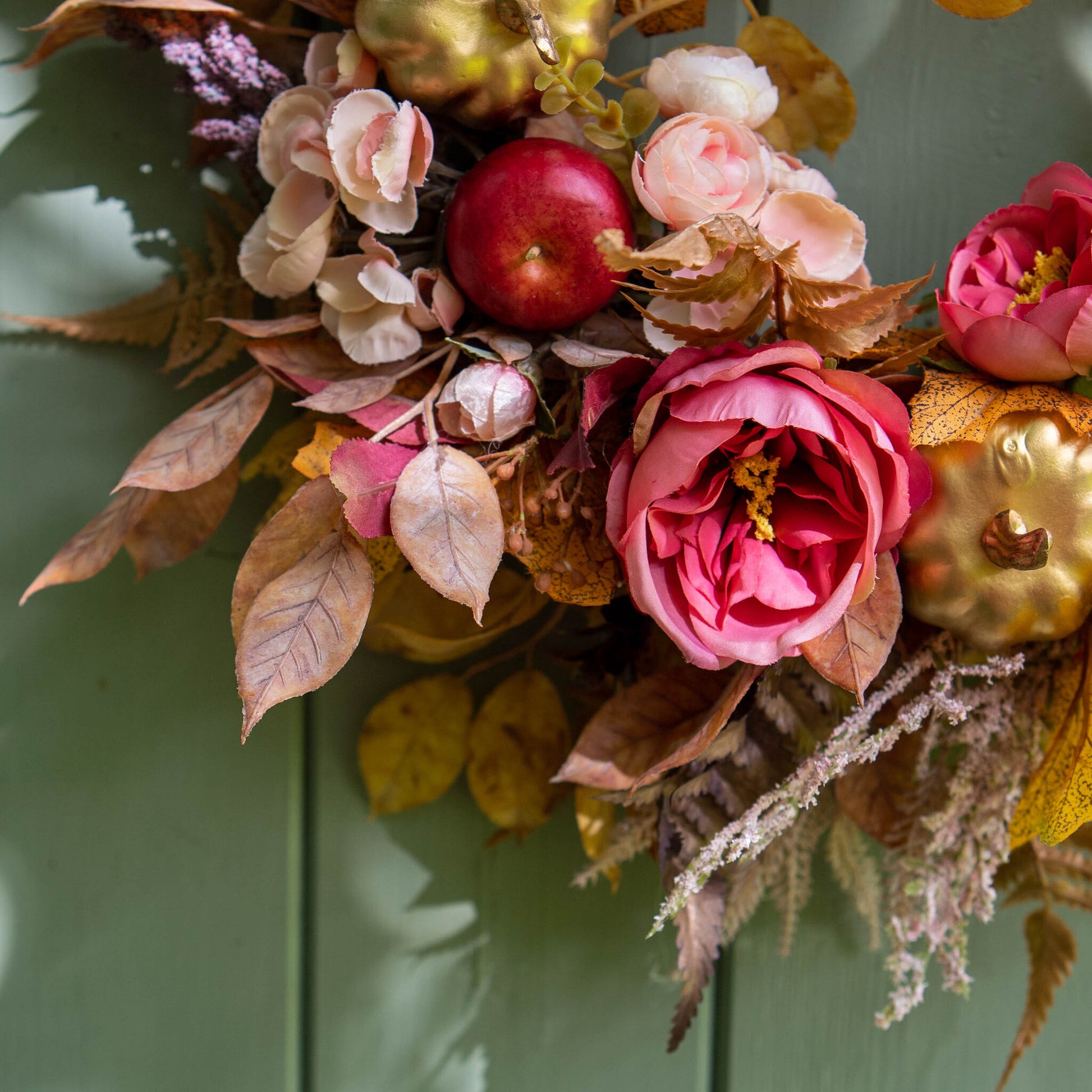 FREDERICA  Autumn wreath with rose and gold flowers – Let's Blossom