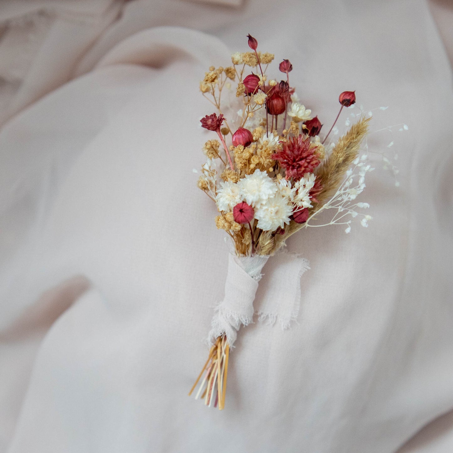 Wedding boutonniere for men | Dried flower buttonhole | Flower boutonniere pin